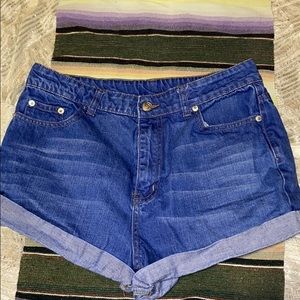 Signature 8 High-Rise Jean Shorts